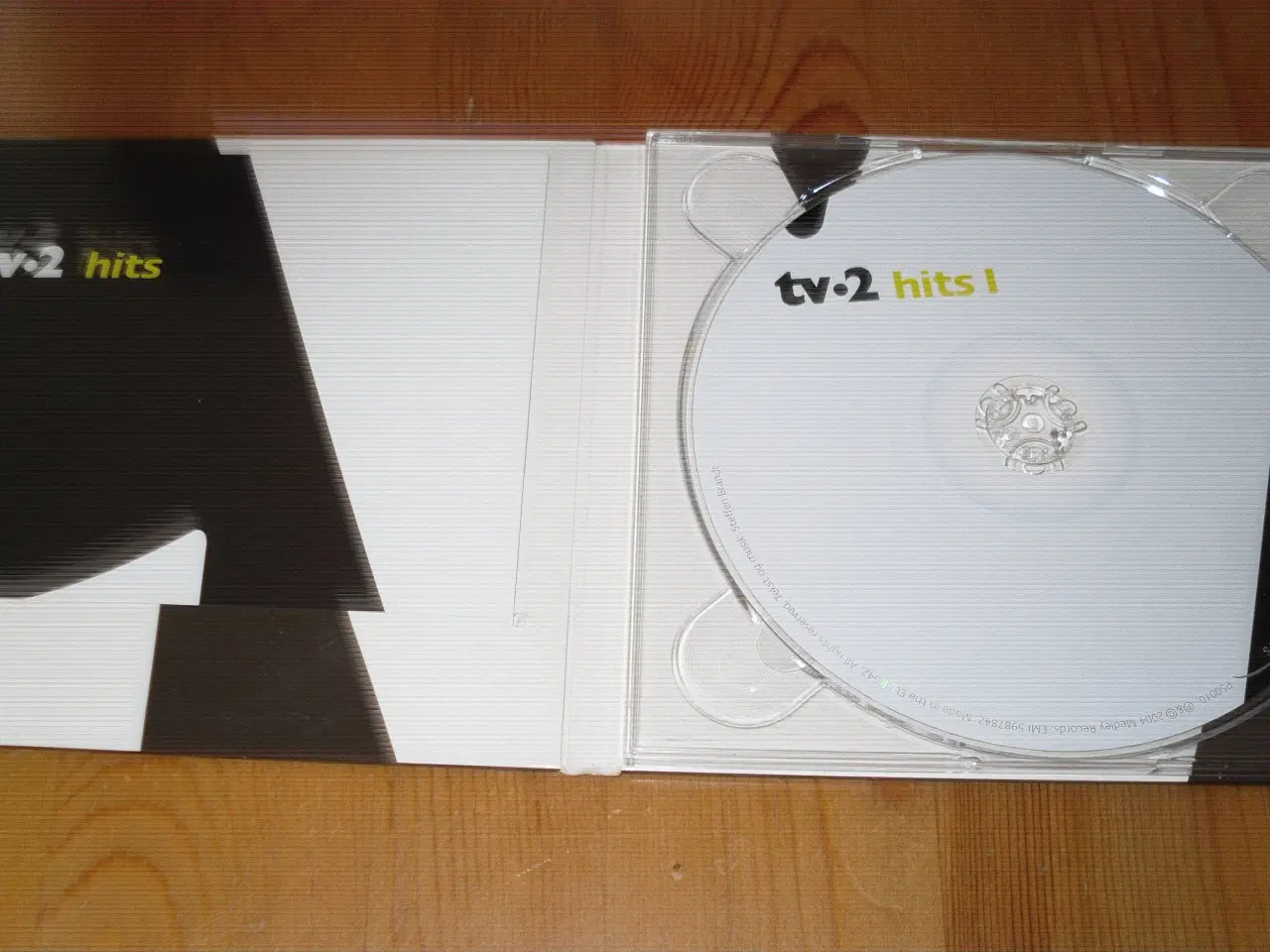 Billede 2 - TV2 hits. 2 x CD + 1 DVD.