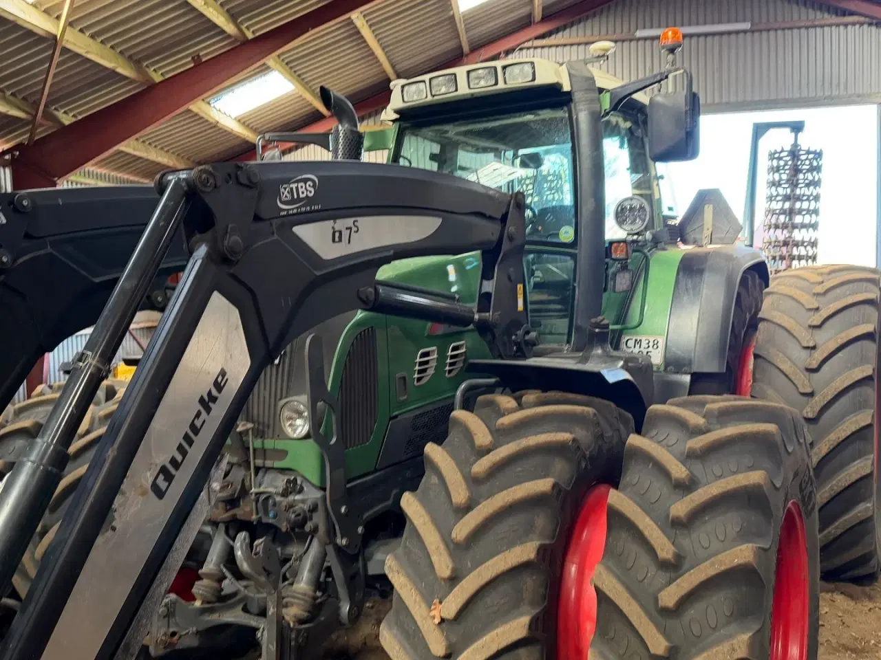 Billede 8 - Fendt 718 Vario TMS med læsser og tvillingehjul hele vejen rundt