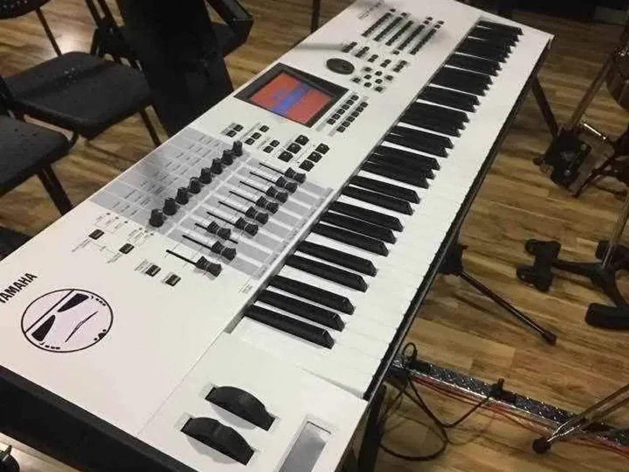 Billede 1 - Yamaha Motif XF7 Keyboard Synthesizer HVID