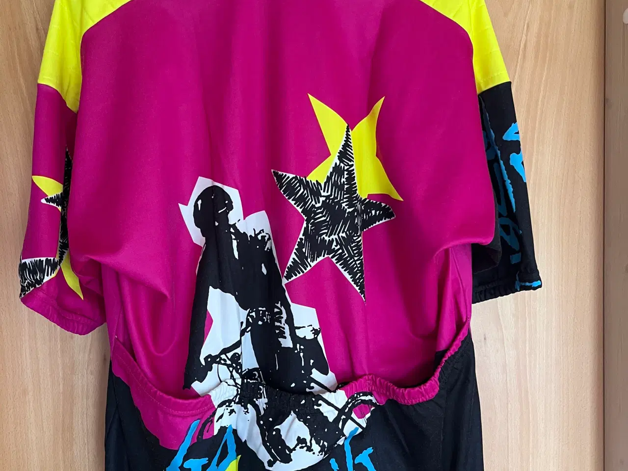 Billede 2 - Sports trøje M-L