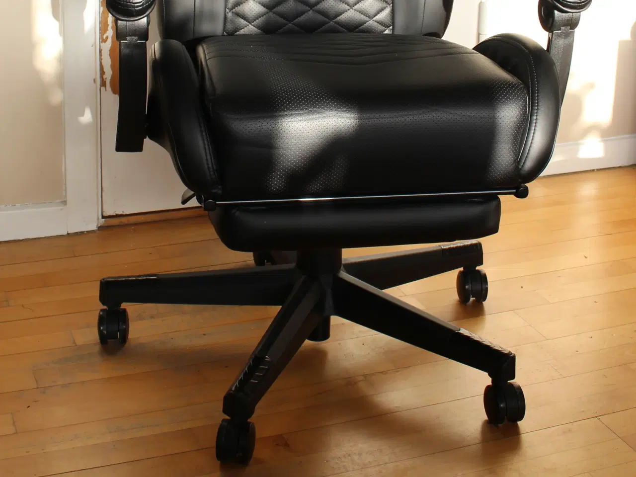 Billede 3 - HALLUM Legend Gamer-stol benstøtte sort til salg