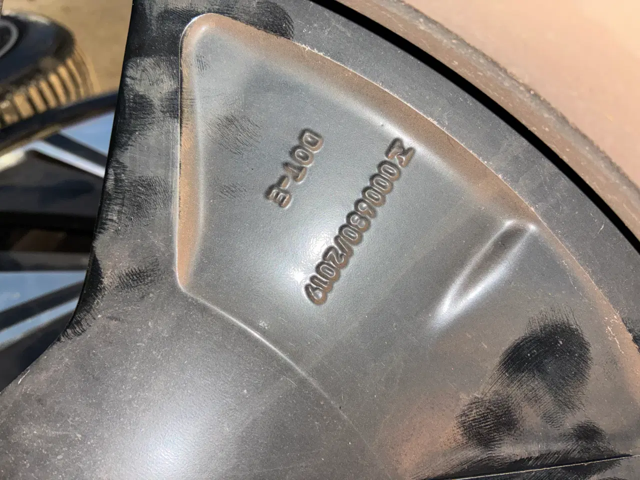 Billede 11 - Polestar 2 originale alufælge med gode helårsdæk