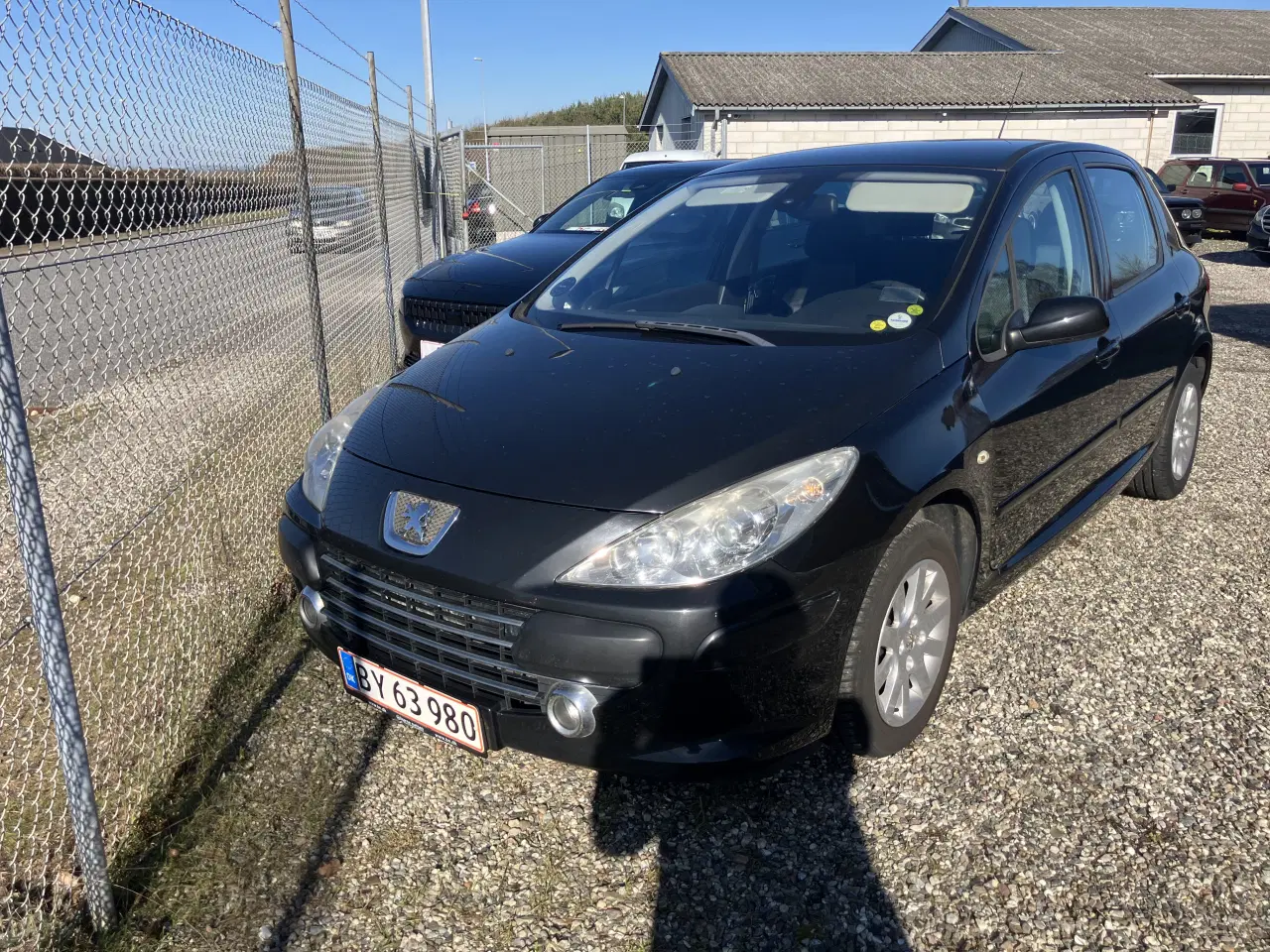 Billede 1 - Velholdt Peugeot 307 og pæn bil 