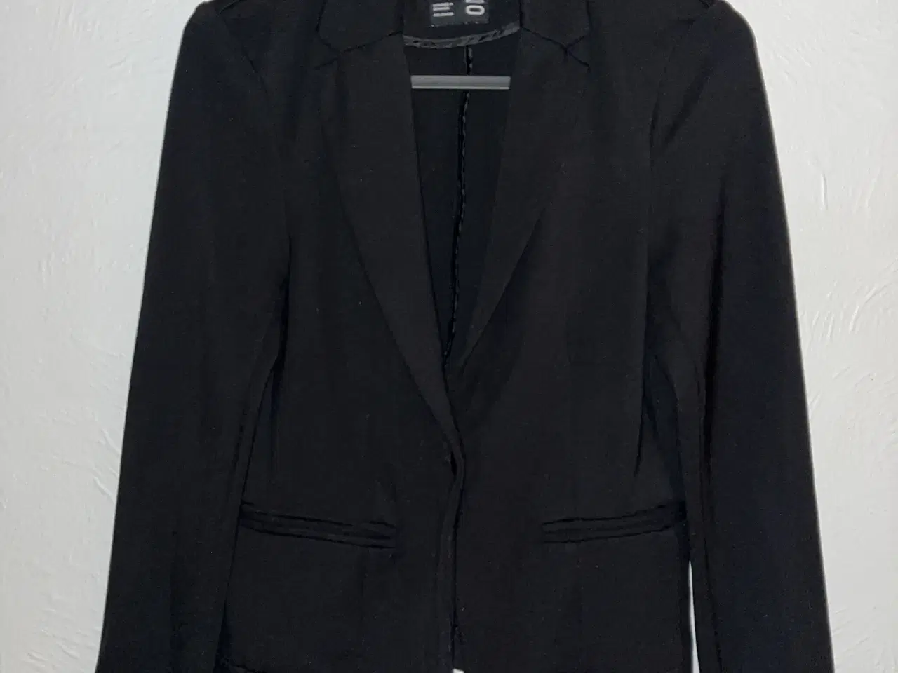 Billede 1 - MONO blazer til pige str. 14 år