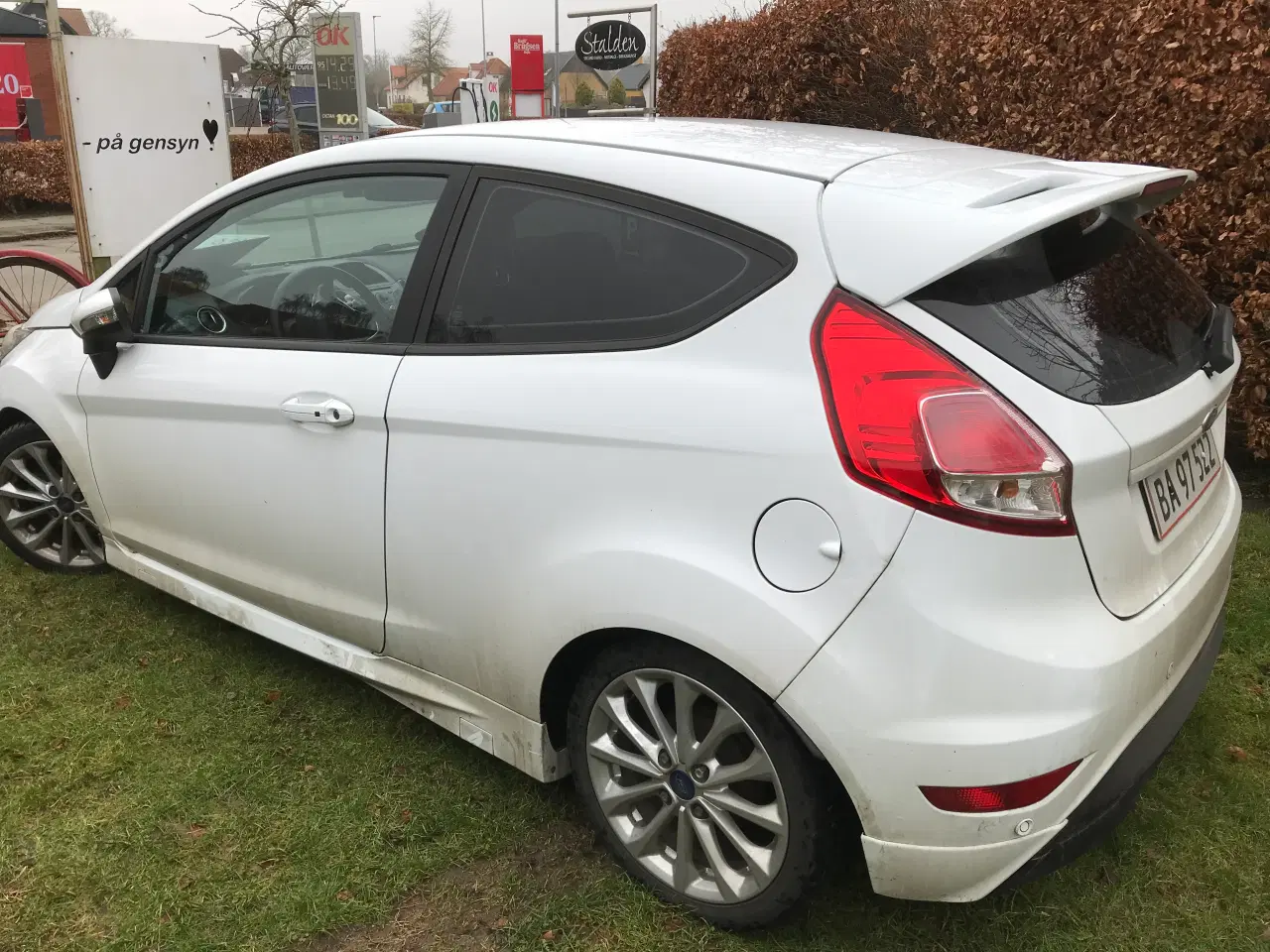 Billede 1 - FORD FIESTA 125 hk sænket med meget udsryr