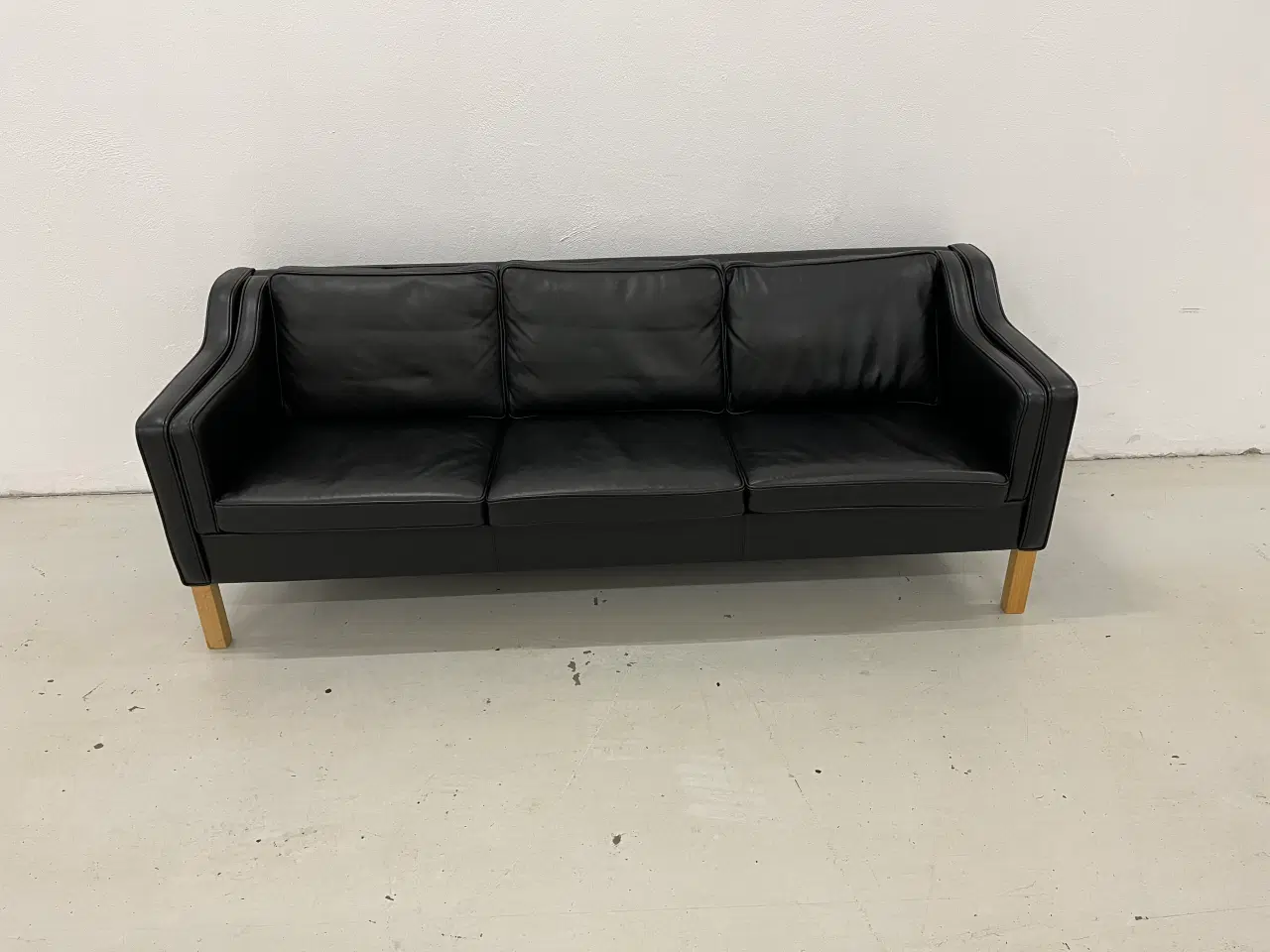 Billede 1 - Mogens Hansen MH195 3 Pers.Sofa i sort læder.