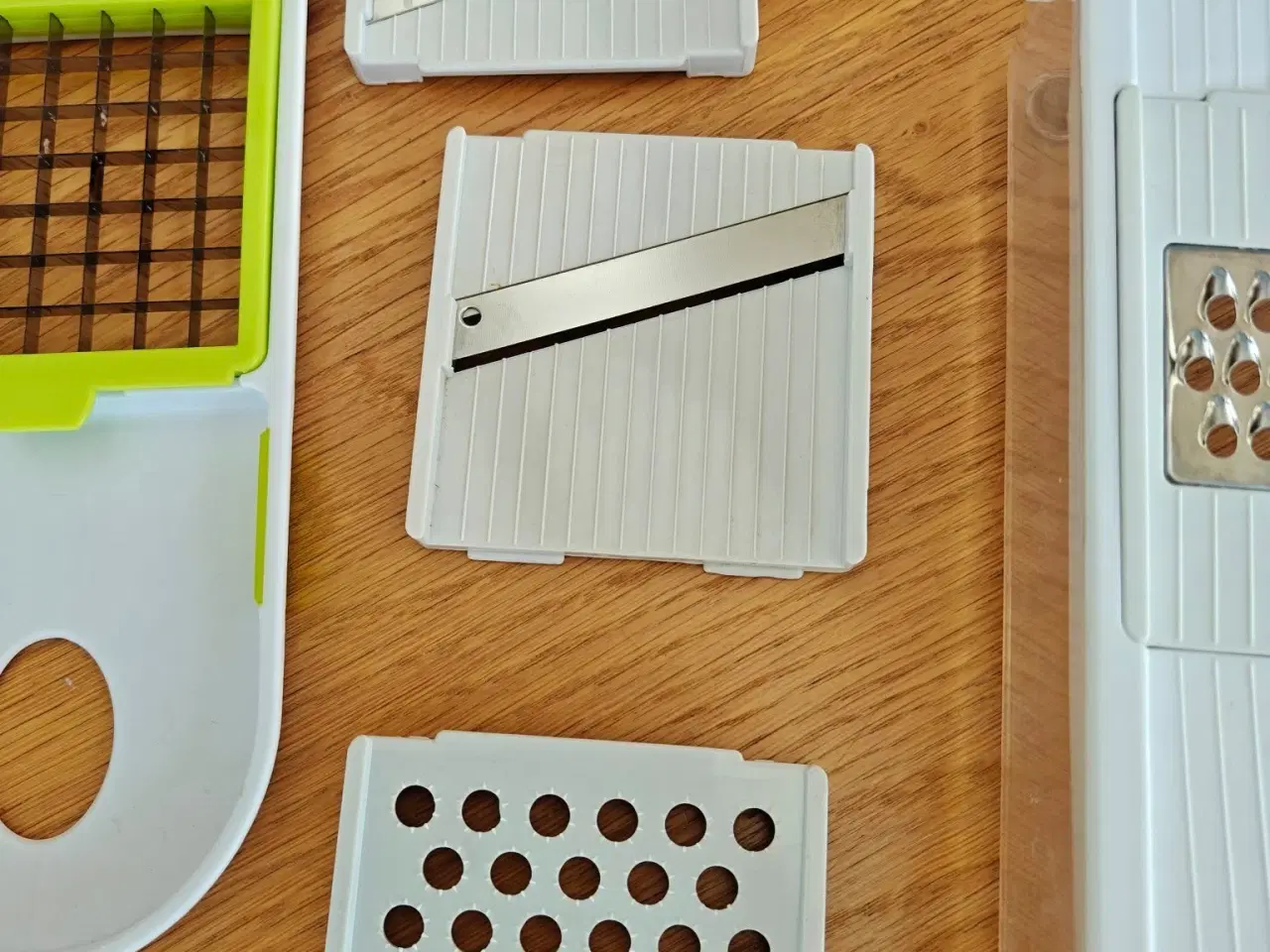 Billede 5 - Rivejern med opsamlinsbeholder