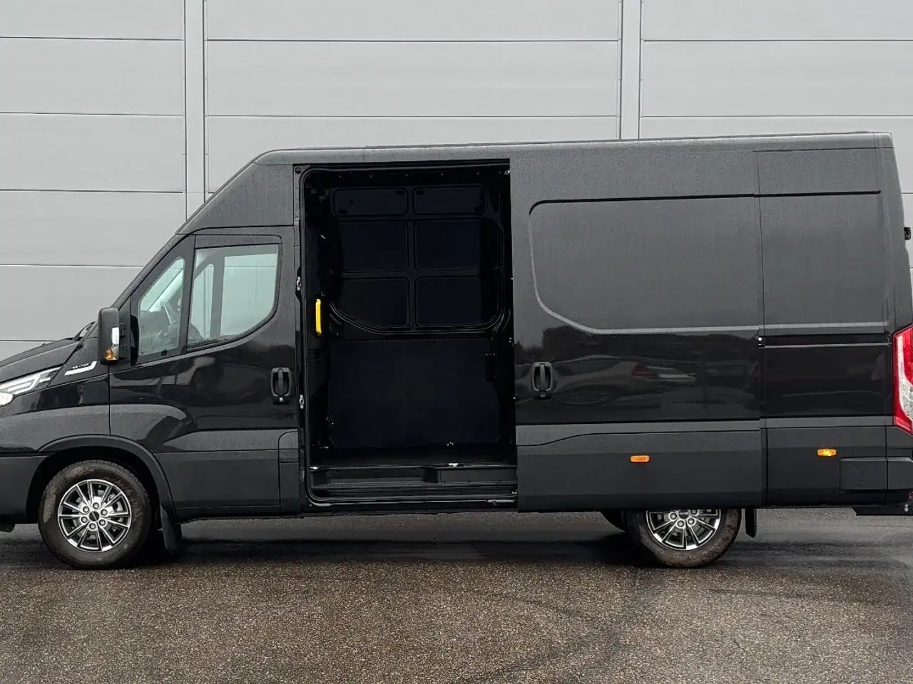Billede 10 - Iveco Daily 3,0 35S18 12m³ Van AG8
