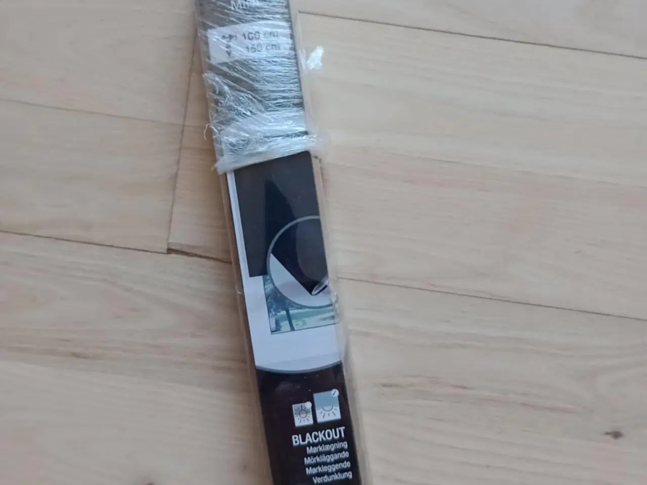 Billede 3 - Debel mørklægnings rullegardin, uåbnet. 