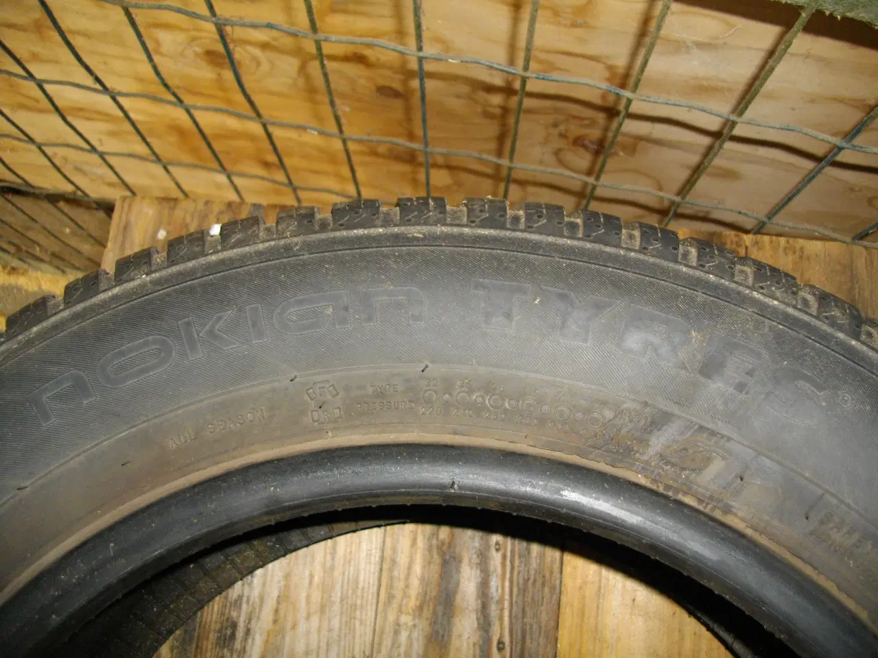 Billede 3 - nokion helårsdæk 165-65-15.  ca 6000 km.