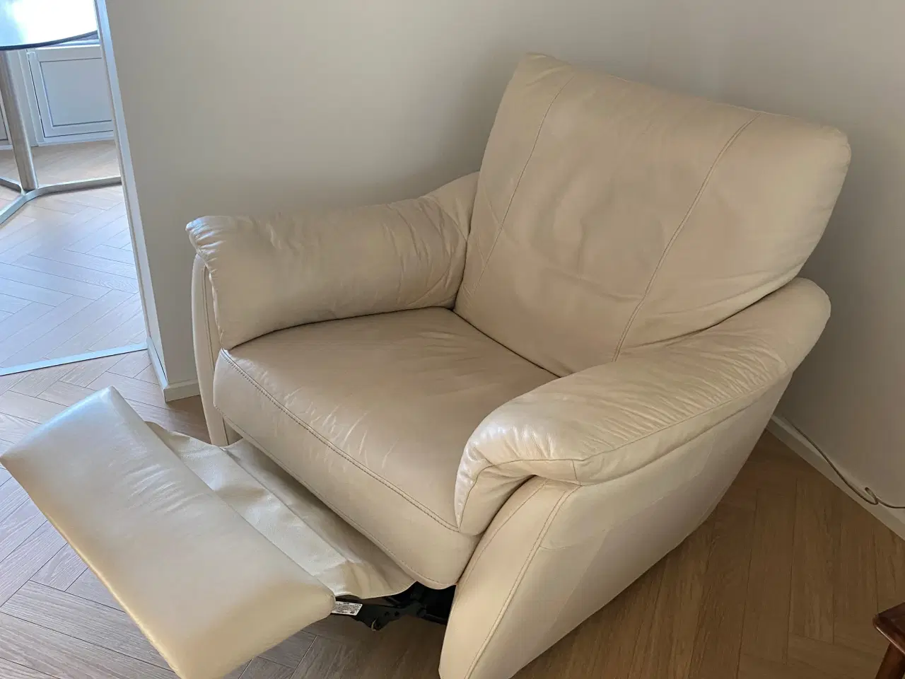 Billede 5 - Sofa+lænestole-2 stk - læder - giv et seriøst bud