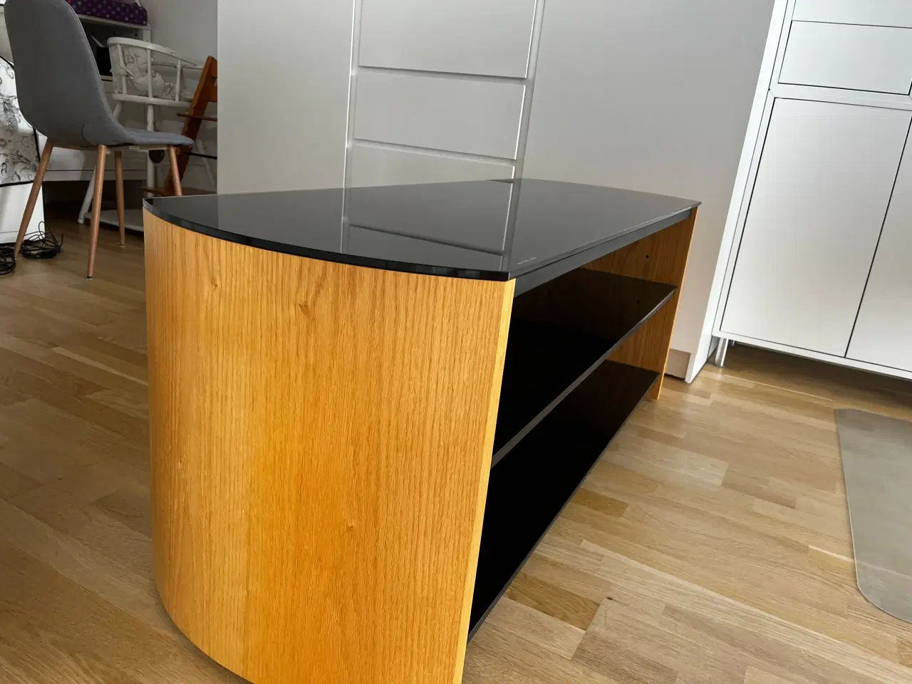 Billede 2 - TV/stereo bænk (bøg)