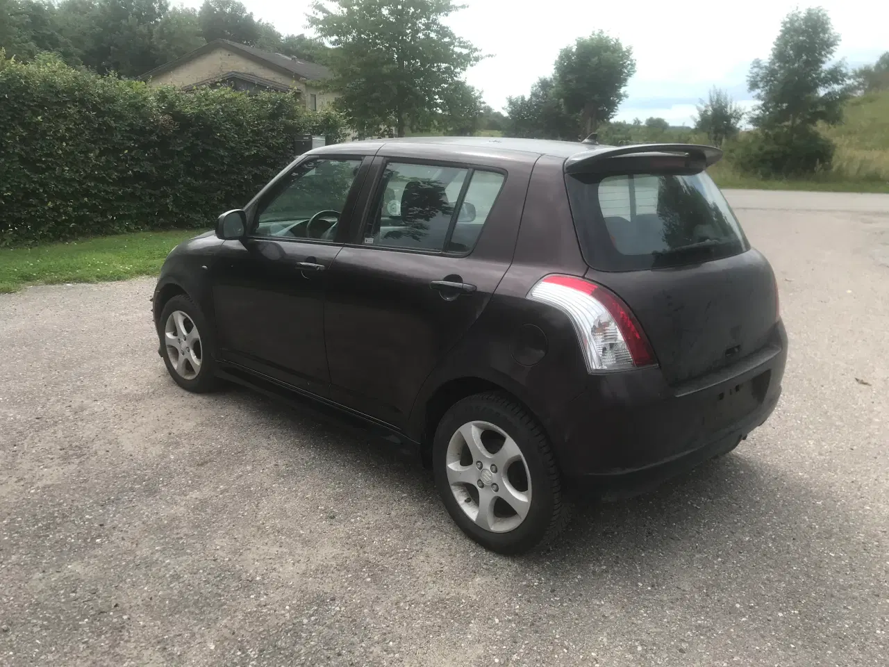 Billede 4 - Ny synet  Suzuki Swift  1,3  4x4 Benzin    Km kun 