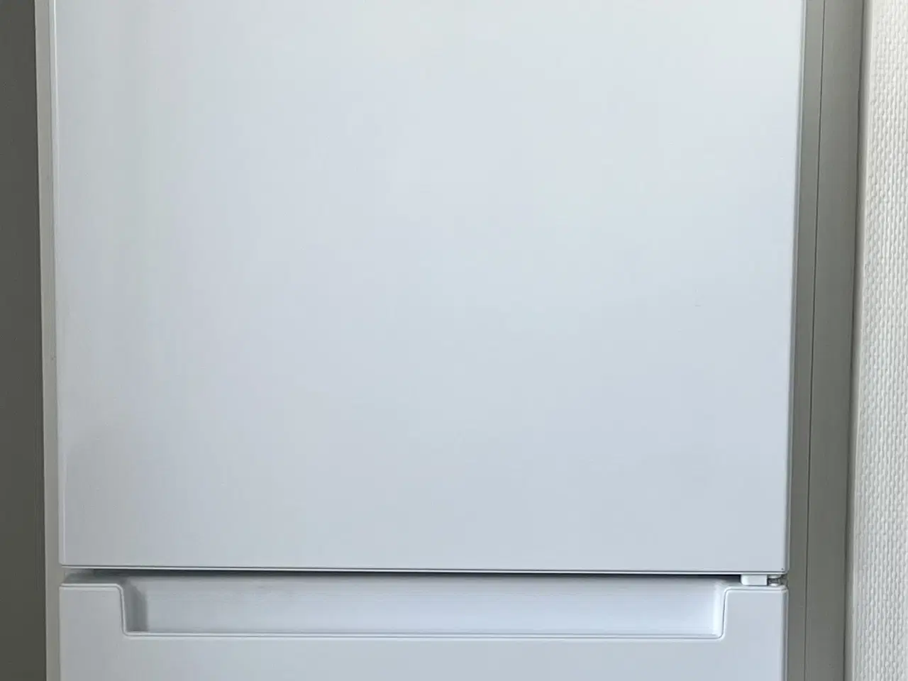 Billede 1 - Næsten nyt Indesit køle-/fryseskab