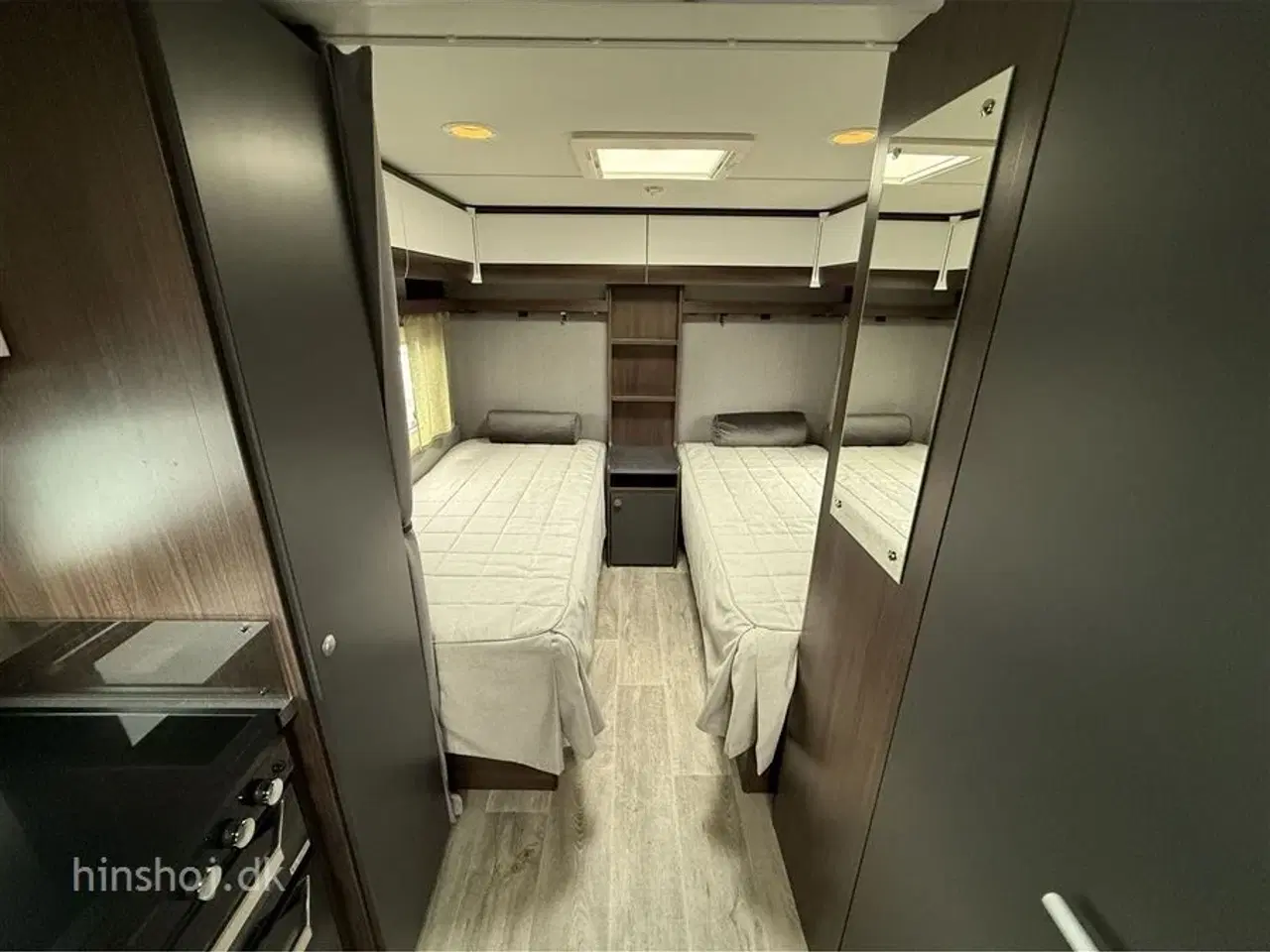 Billede 14 - 2026 - Polar Blackline 590 S   Lækker Vintervogn fra Polar med  enkelsenge fra Hinshøj Caravan