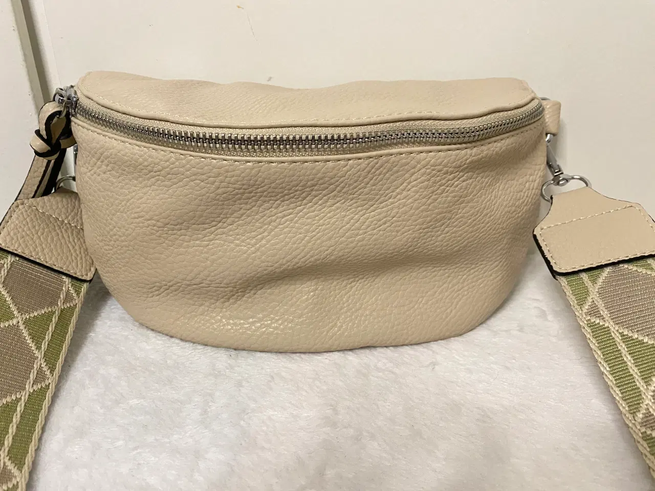 Billede 2 - Flot crossbody bæltetaske/fannypack