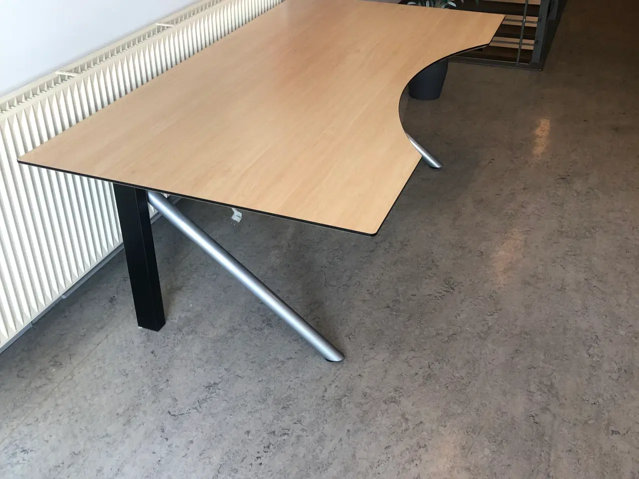 Billede 1 - Hæve/sænke skrivebord