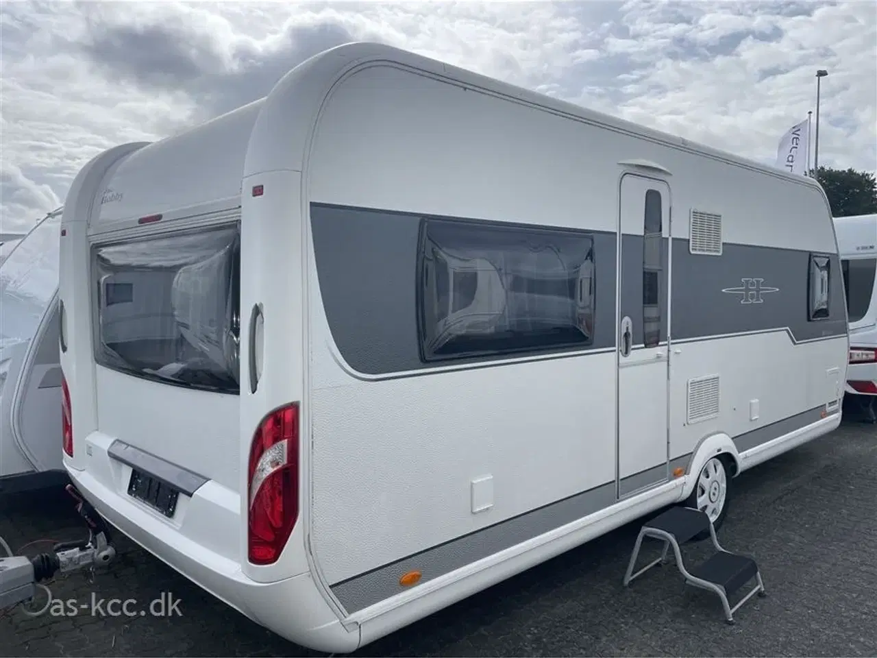 Billede 3 - 2014 - Hobby De Luxe 560 CFe   Hobby De Luxe 560 CFe  Dobbeltseng  Næsten NYT Penta fortelt