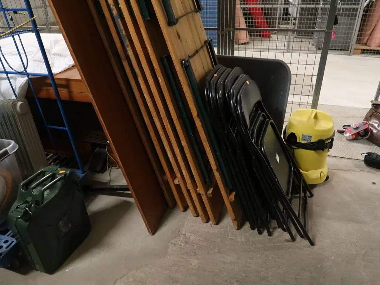 Billede 4 - 12 stk. klapbænke, 6 stk. klapborde samt div. Klapstole m.m.