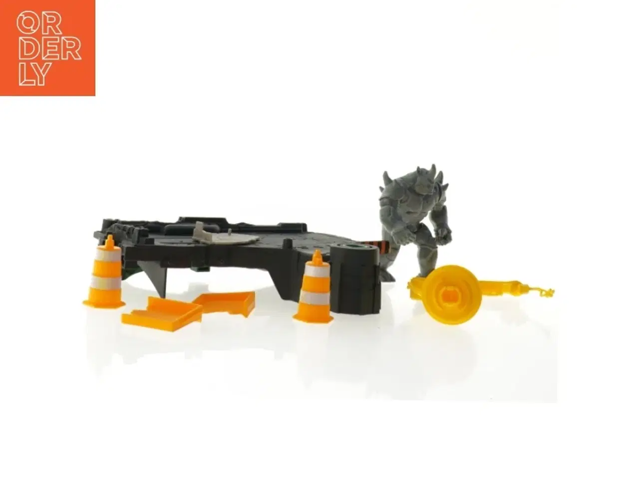 Billede 3 - Legetøjssæt med actionfigur og tilbehør (str. Størst 28 x 21 x 6 cm)