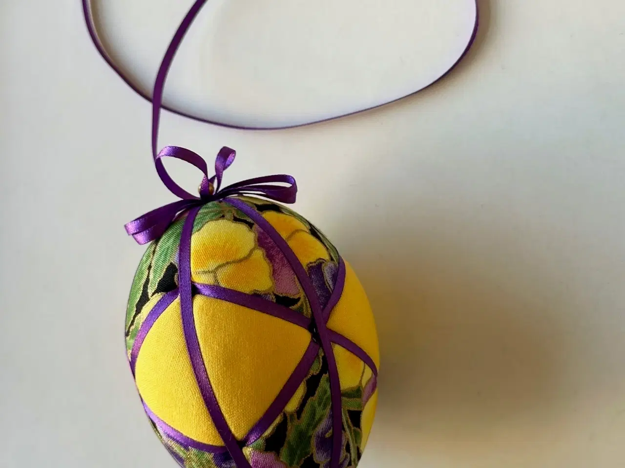 Billede 3 - Mellem påskelæg, gul m mørkelilla