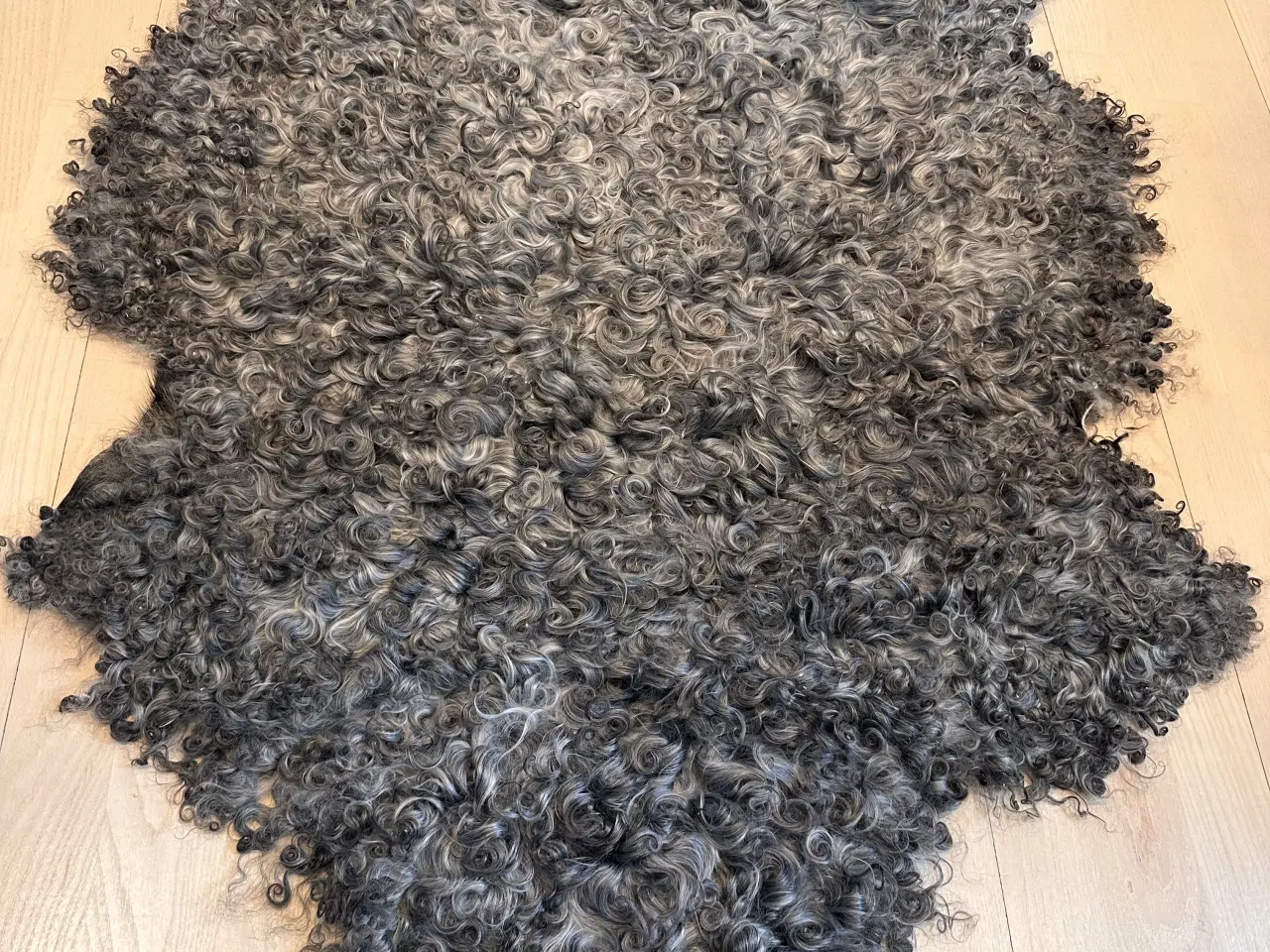 Billede 4 - Helt nyt gotlandsk lammeskind 