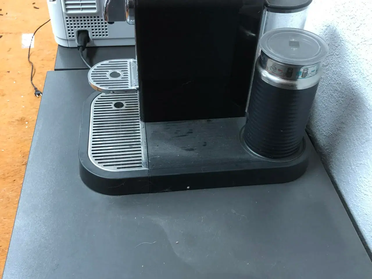 Billede 1 - Nespresso maskine med mælkeskummer