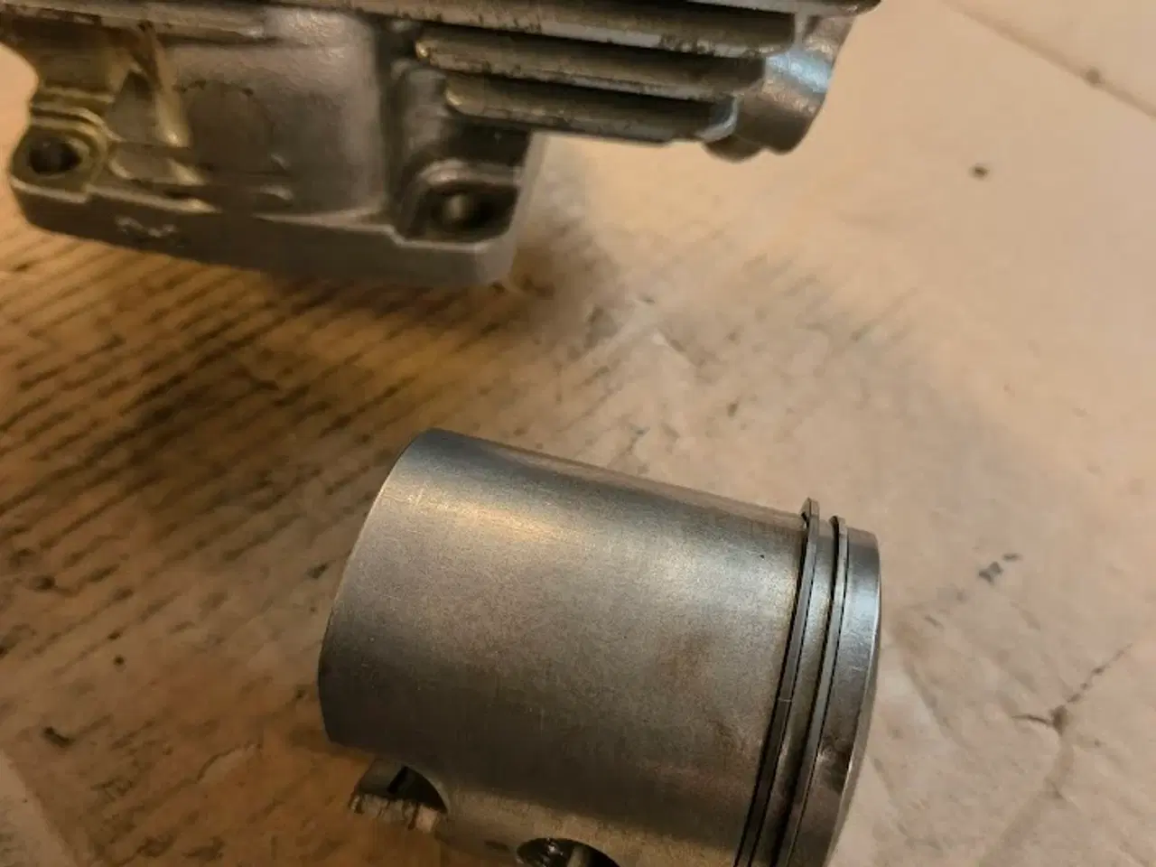 Billede 2 - Cylinder og stempel til suzuki gt 550