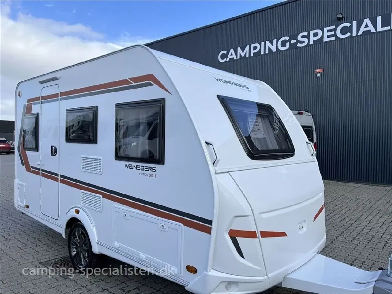 Billede 2 - 2025 - Weinsberg CaraOne 390 QD EDITION HOT   Weinsberg 390 QD CaraOne EDITION HOT model 2025 - kan ses nu hos Camping-Specialisten.dk - inkl. Enduro mover monteret.