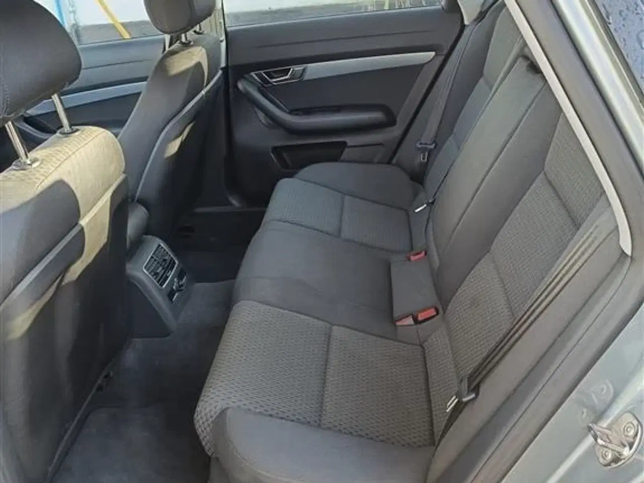 Billede 9 - Audi A 6. 2,4  2 stk. (Momsfri)