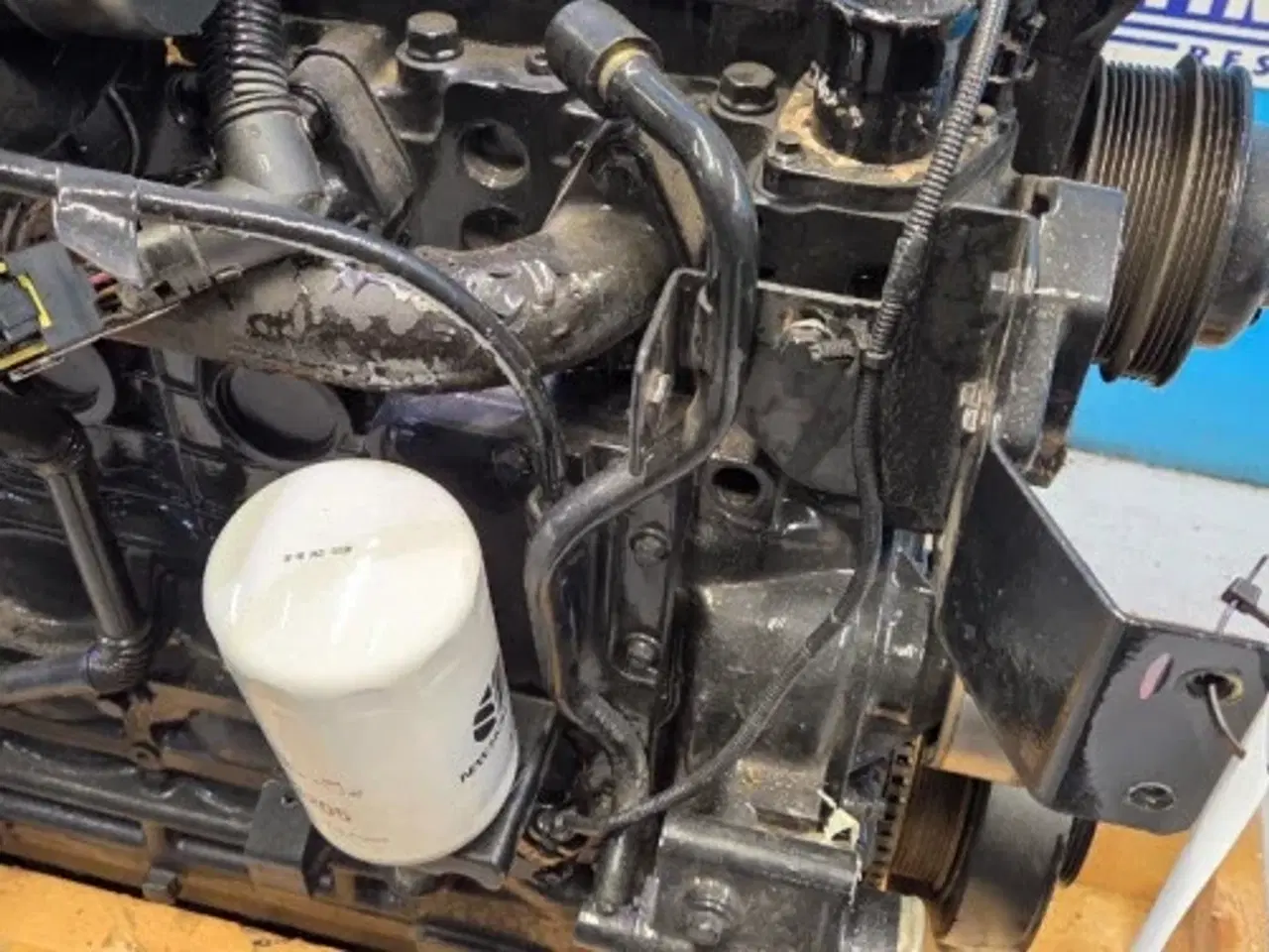 Billede 3 - Iveco F4DE0684B*D Motor