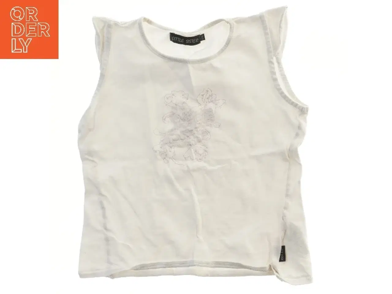 Billede 1 - Hvid top med blomsterdesign fra Little Sister (str. 110)