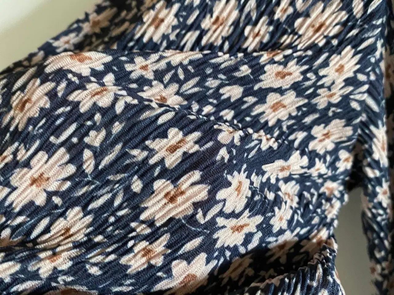 Billede 2 - Kjole str xl (42/44)