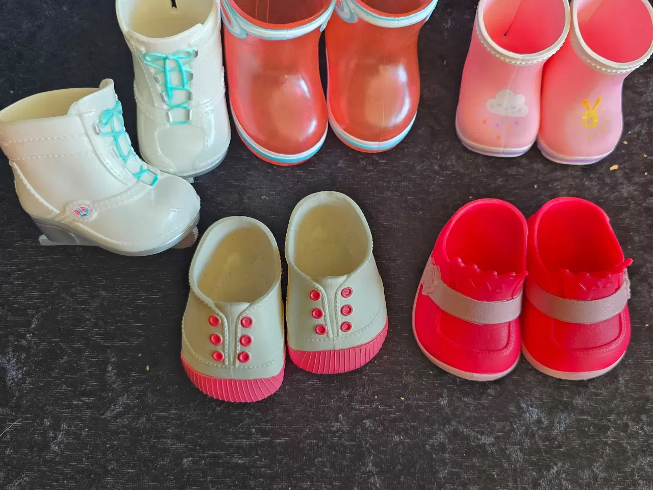 Billede 2 - Baby Born skøjter , støvler og sko