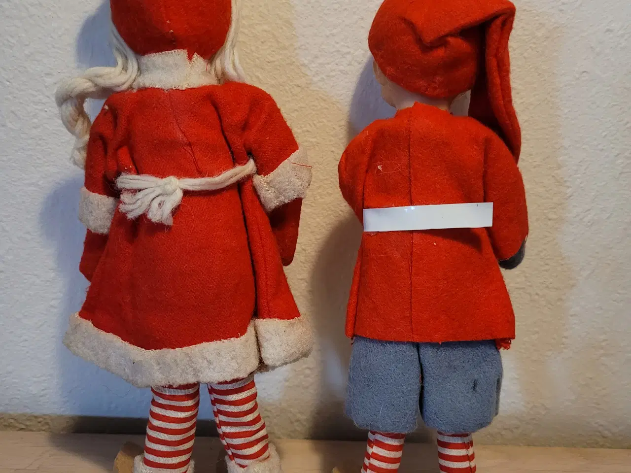 Billede 2 - Ældre nissepige og nissedreng