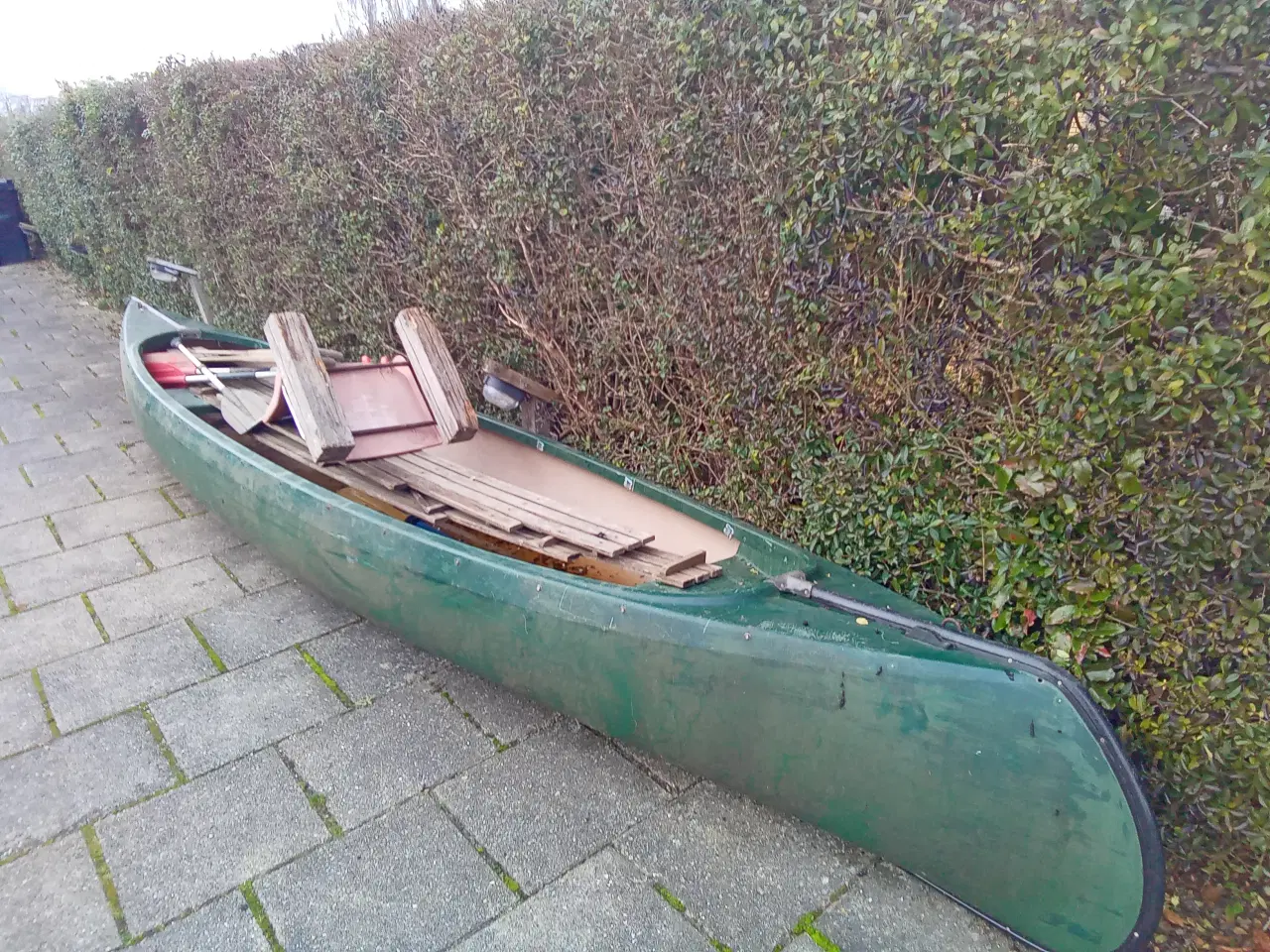 Billede 1 - Stor kano til en familie på 4 skal væk nu