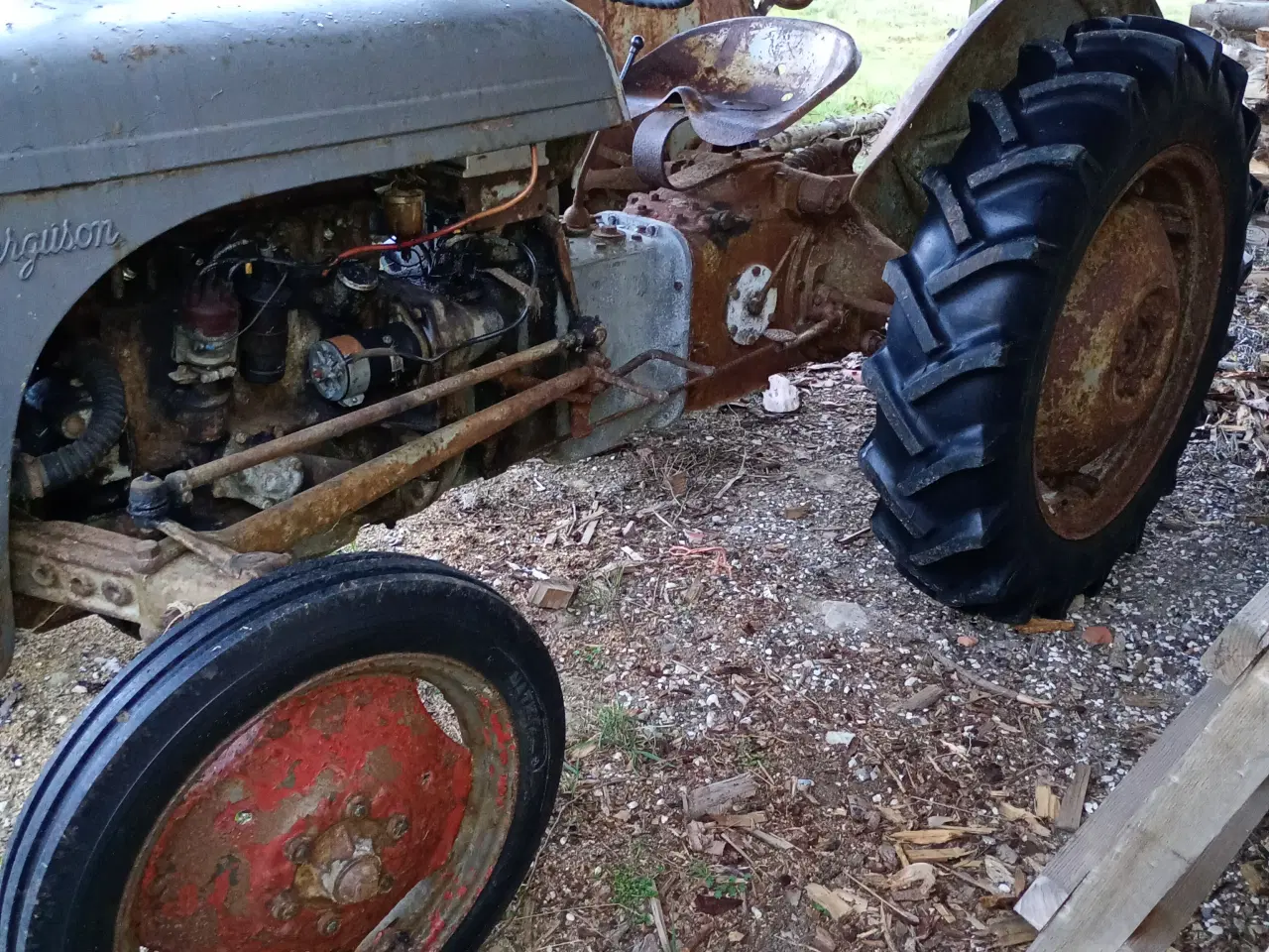 Billede 2 - Ferguson 31 starter og kører godt 