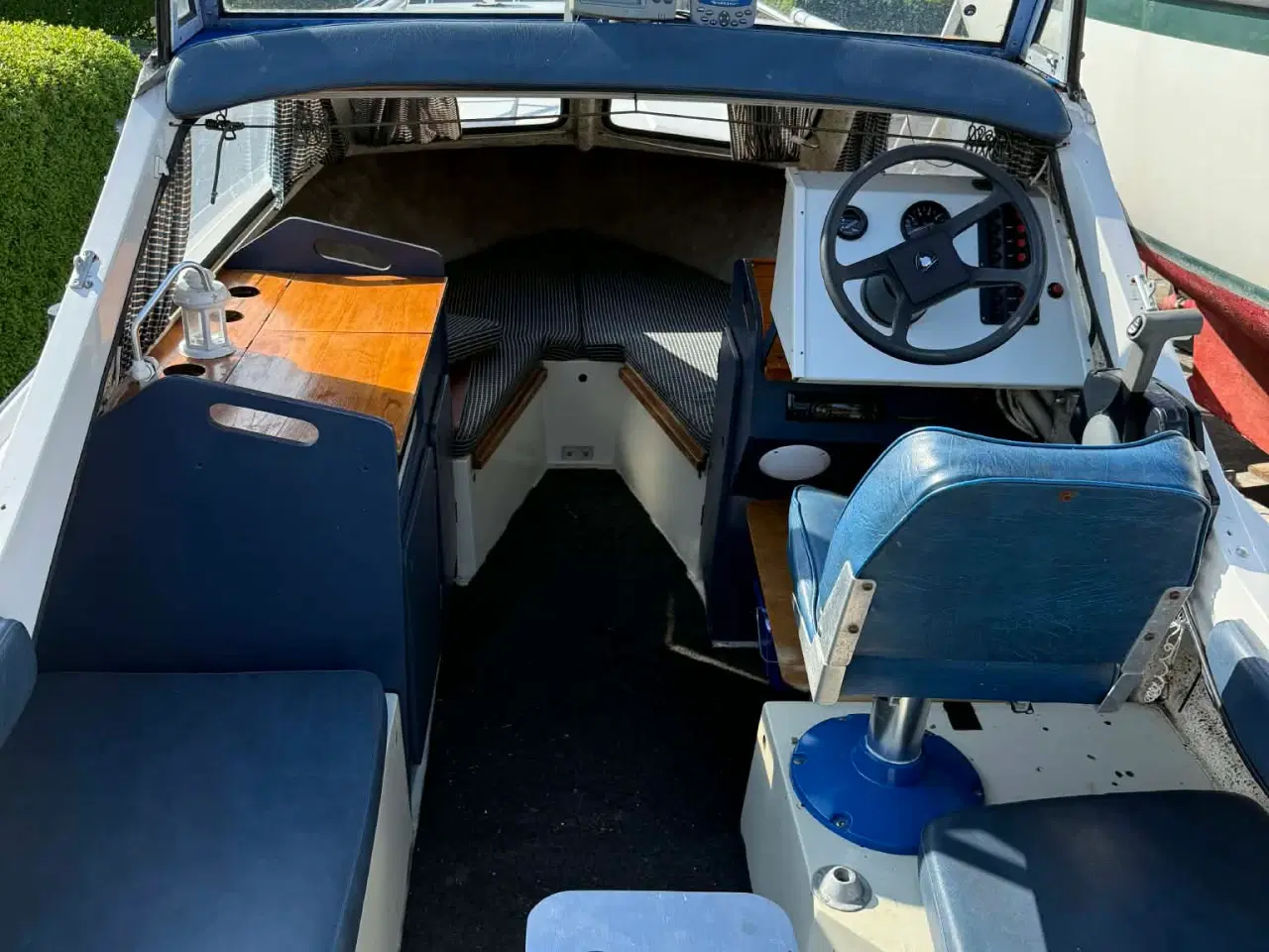 Billede 3 - Velholdt mindre båd m. trailer til salg – klar til