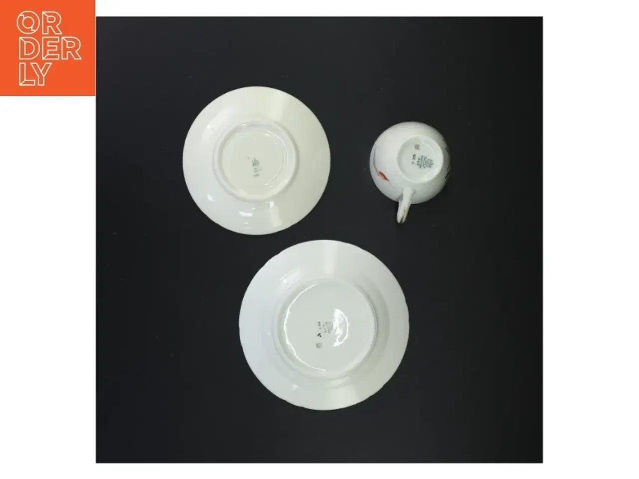 Billede 3 - Porcelænskaffesæt med blomsterdekor fra Bing Og Grøndahl (str. 16 x 9 cm)