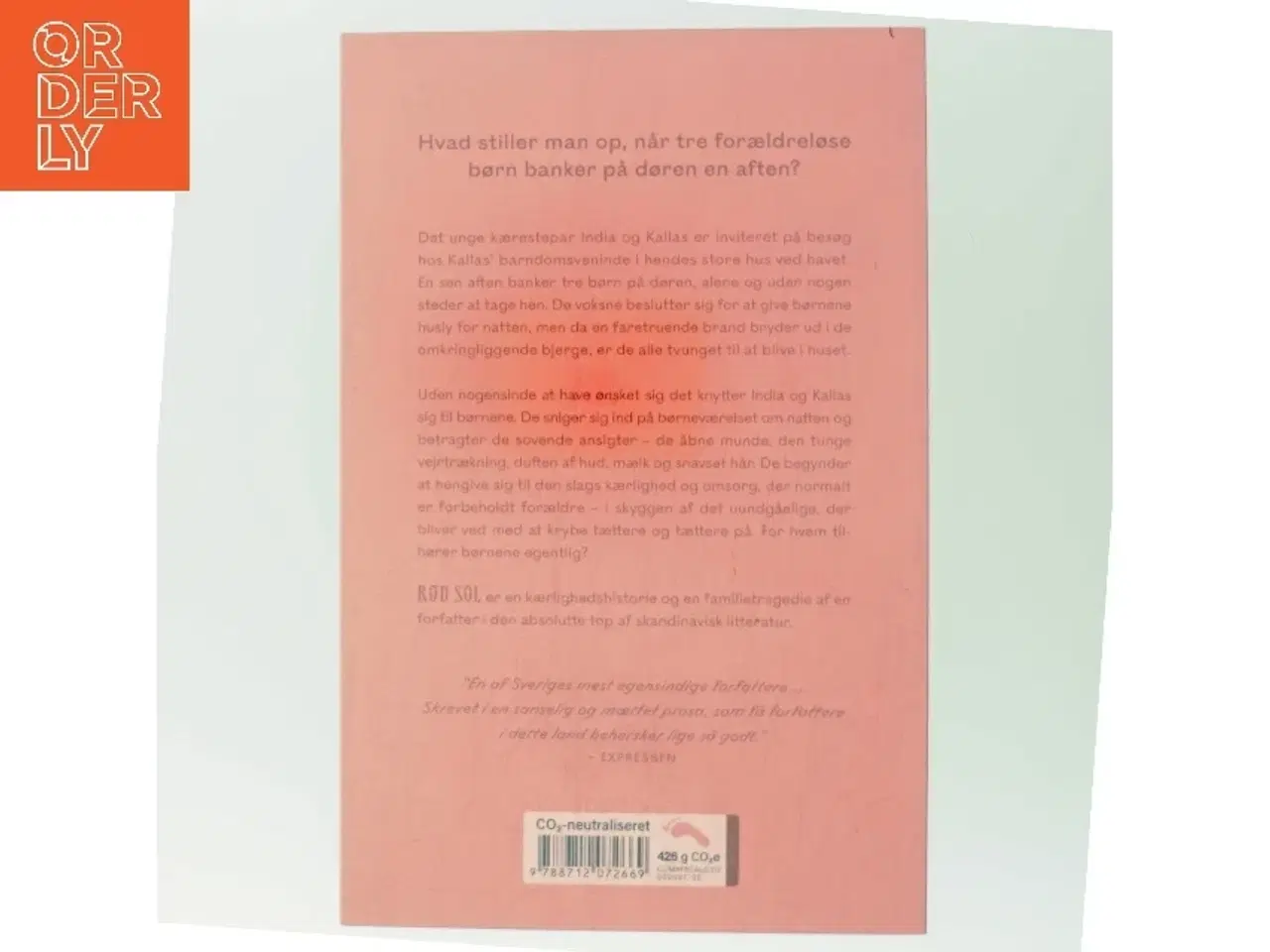 Billede 3 - Rød sol : roman af Johanne Lykke Naderehvandi (f. 1987) (Bog)