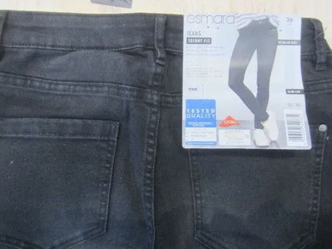 Billede 3 - Str. 36, HELT NYE elastiske sorte jeans