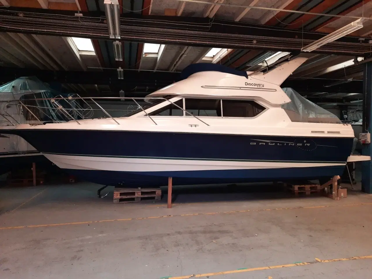 Billede 3 - Bayliner 288 Flybridge årg 2008 med 250hk DIESEL..