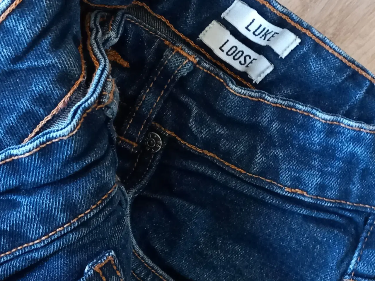 Billede 4 - Jeans str 152