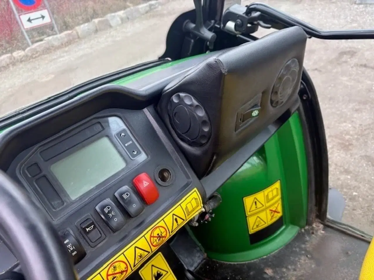 Billede 10 - John Deere XUV 855D REG. SOM TRAKTOR. ELTIP, KABINEVARME, 4WD,