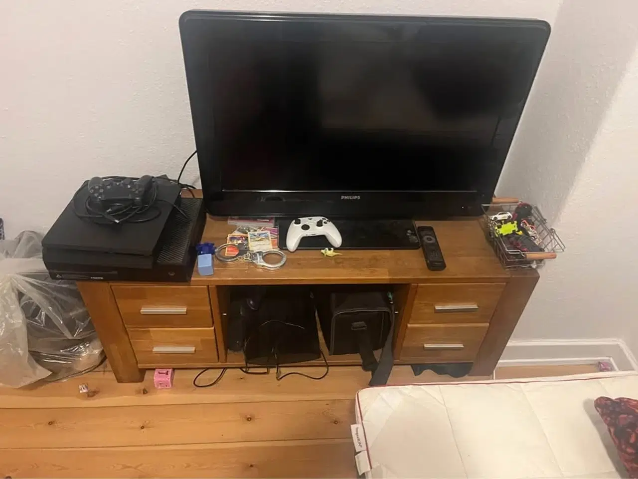 Billede 2 - Møbler i egetræ