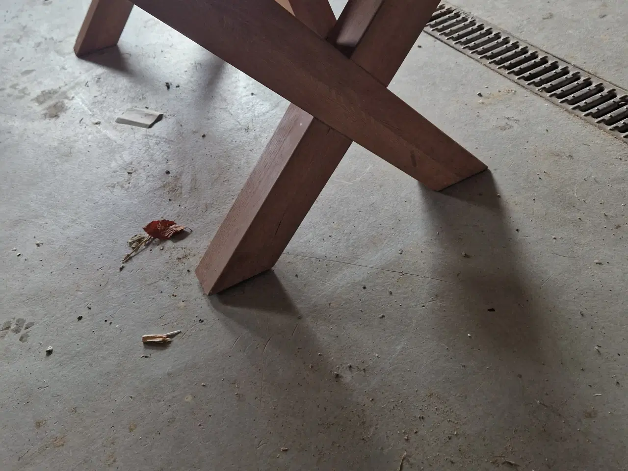 Billede 2 - Sofabord I massiv egetræ