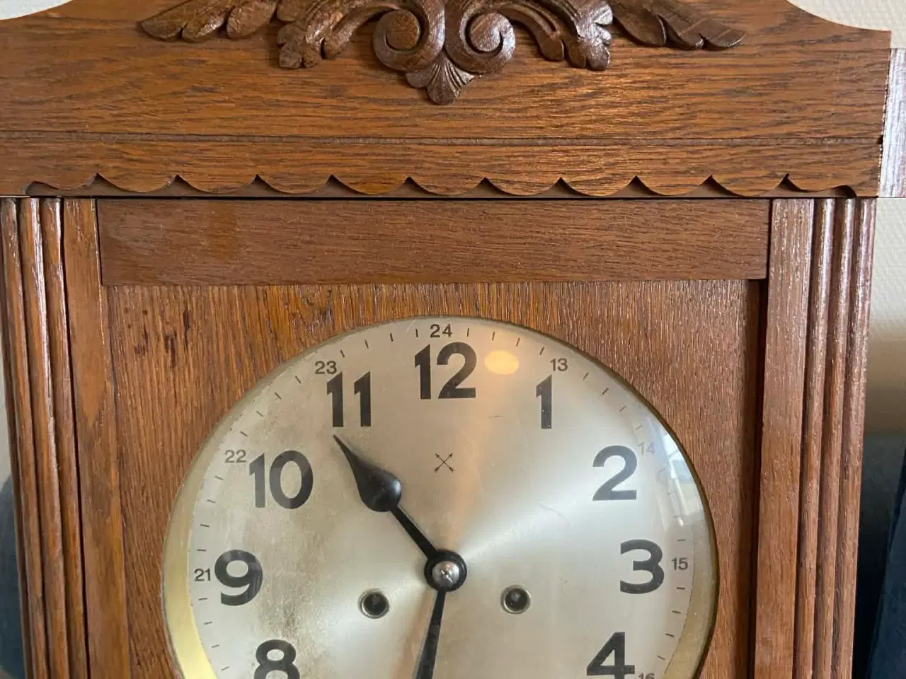 Billede 2 - Ur til væg - der virker og slår