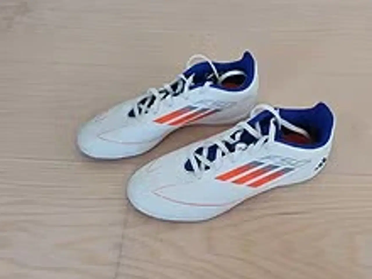 Billede 1 - Indendørs fodbold sko Str. 38 Adidas