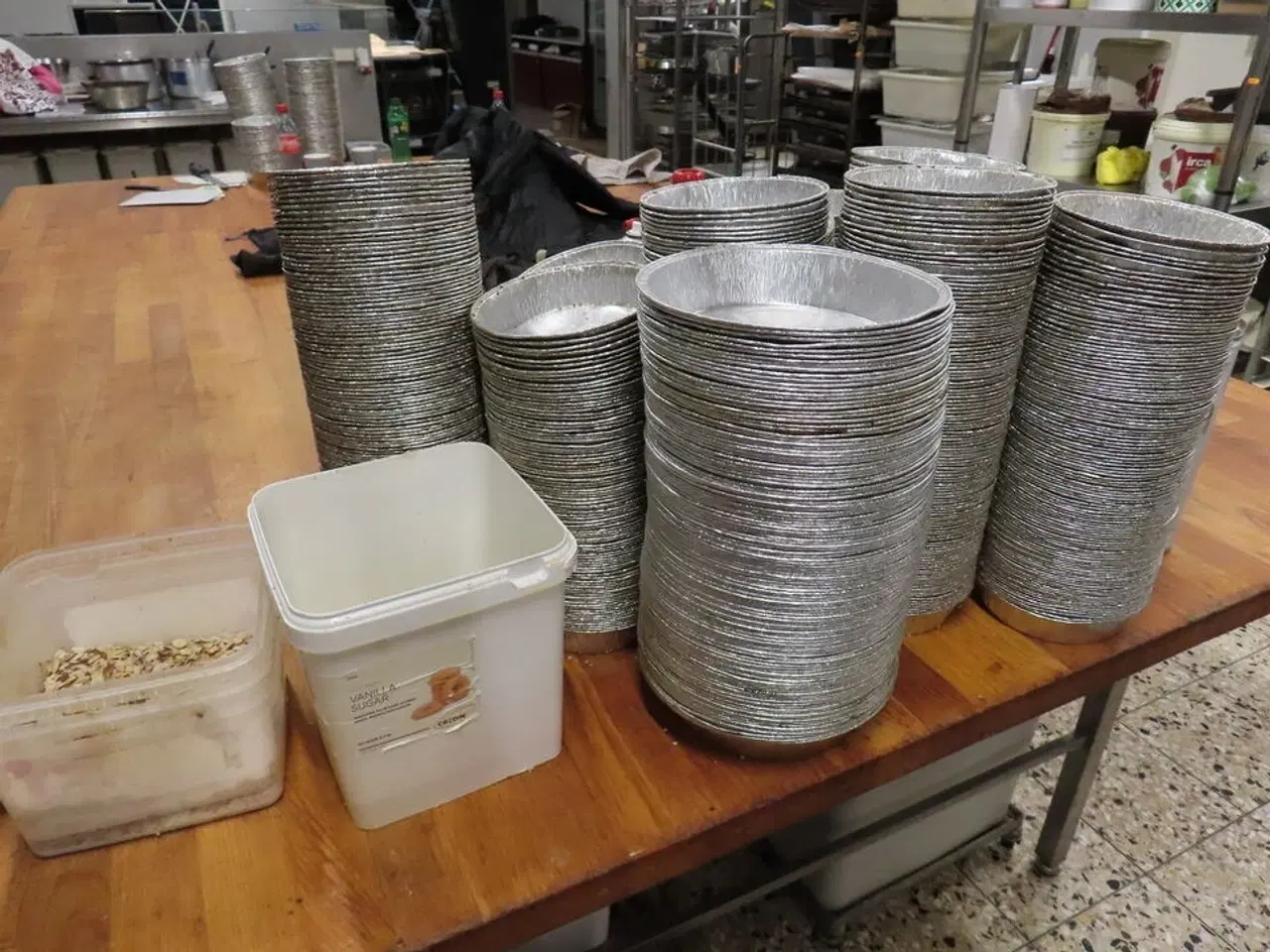 Billede 8 - Arbejdsbord med indhold