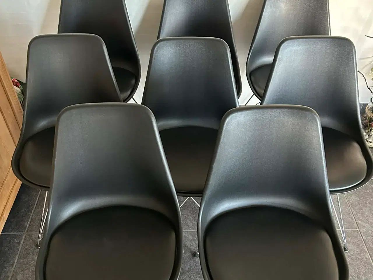 Billede 1 - 8 stk. spisebordsstole, sorte med nyt læderbetræk